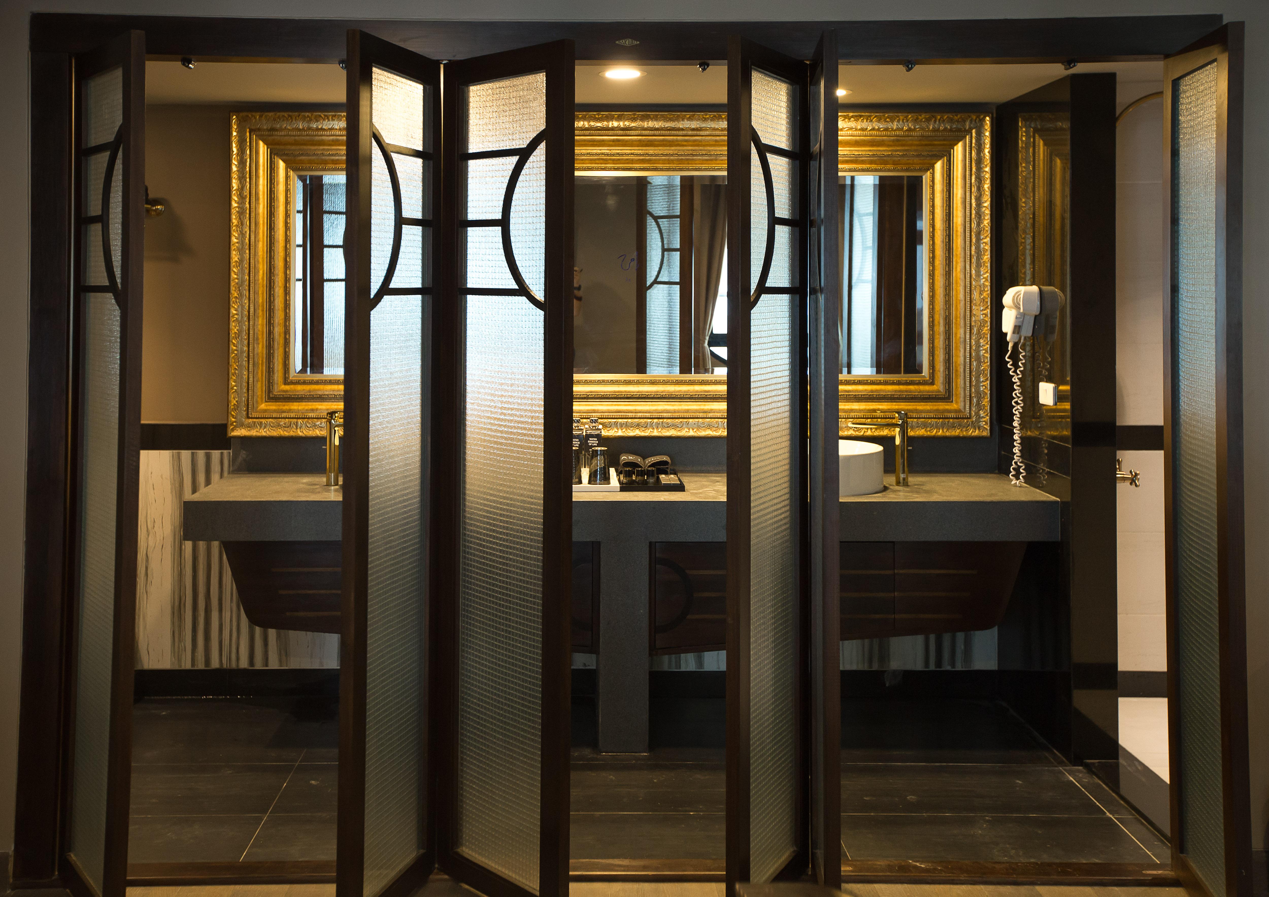 Art Mai Gallery Nimman Hotel Chiang Mai Eksteriør bilde Bathroom