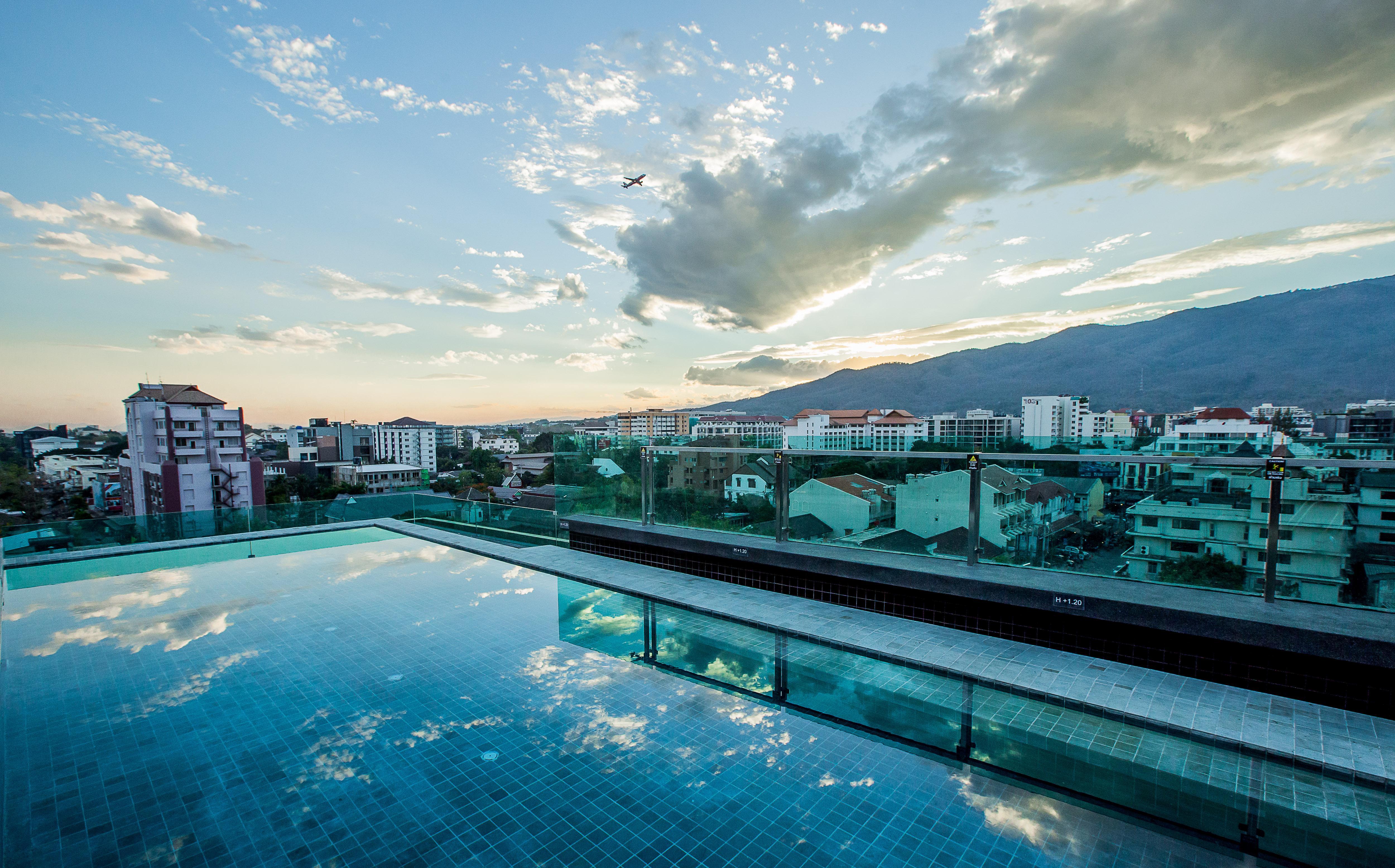 Art Mai Gallery Nimman Hotel Chiang Mai Eksteriør bilde View from the rooftop